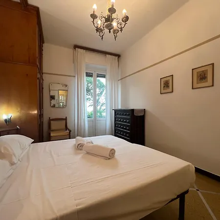 Casa Taveri, Daire Santa Margherita Ligure