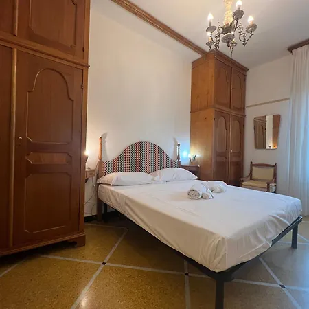 Casa Taveri, Daire Santa Margherita Ligure